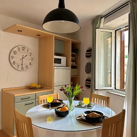 Erin Center - New Renovated Apartman