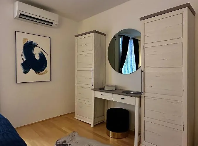 Erin Center - New Renovated