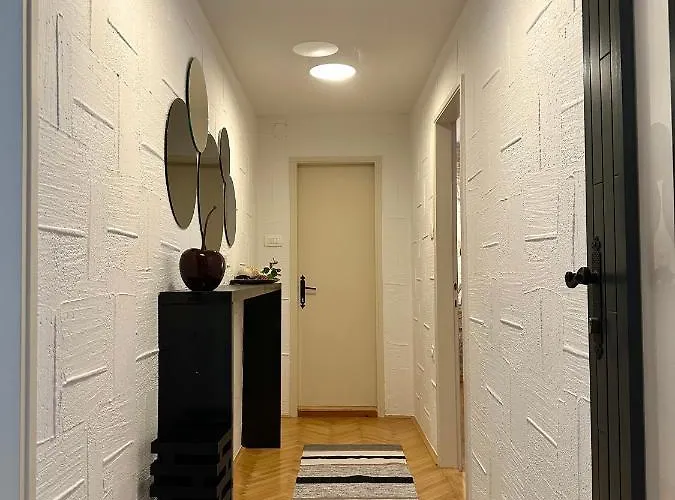 Διαμέρισμα Erin Center - New Renovated *